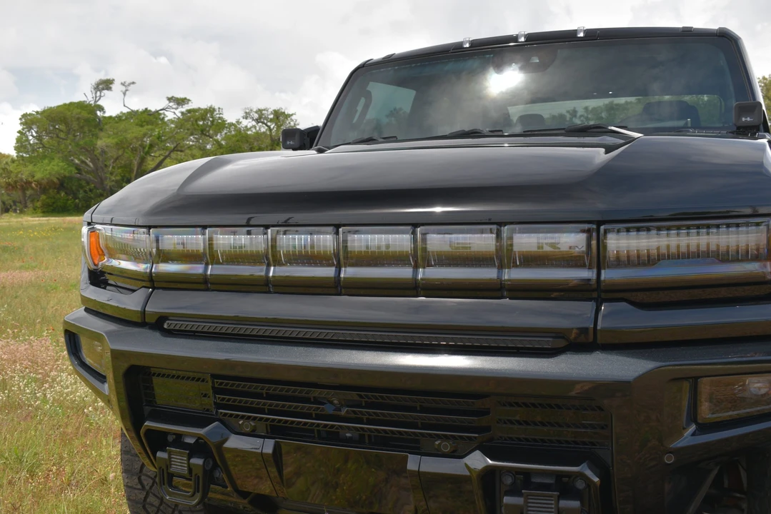 2024 GMC Hummer EV - Image 27 of 31