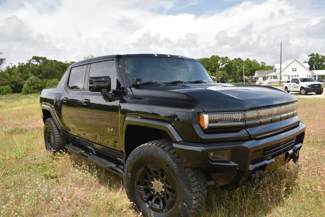 2024 GMC Hummer EV - Image 6 of 31
