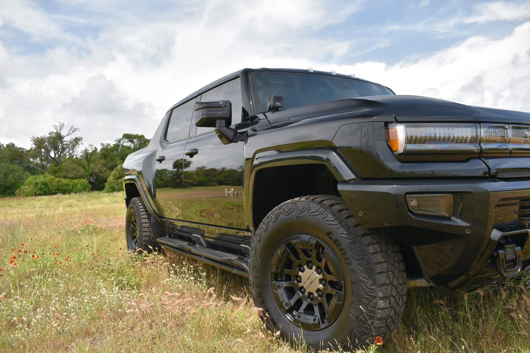 2024 GMC Hummer EV - Image 31 of 31