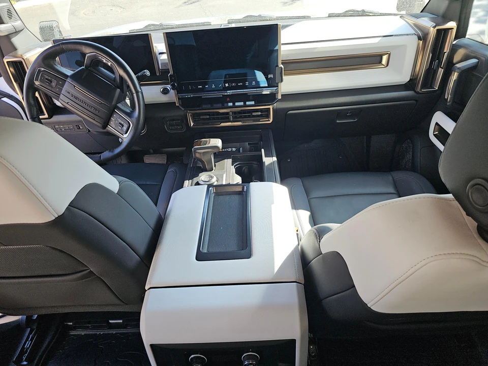 2024 GMC Hummer EV - Image 30 of 31