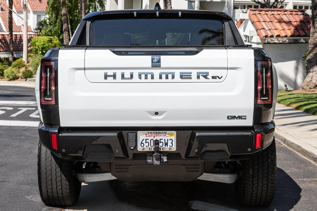 2024 GMC Hummer EV - Image 5 of 31