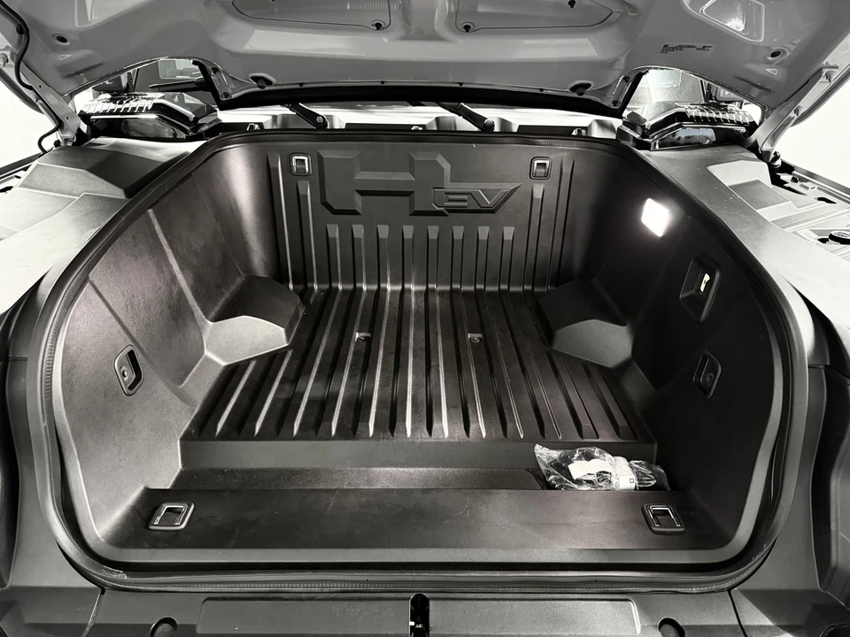 2024 GMC Hummer EV - Image 23 of 31