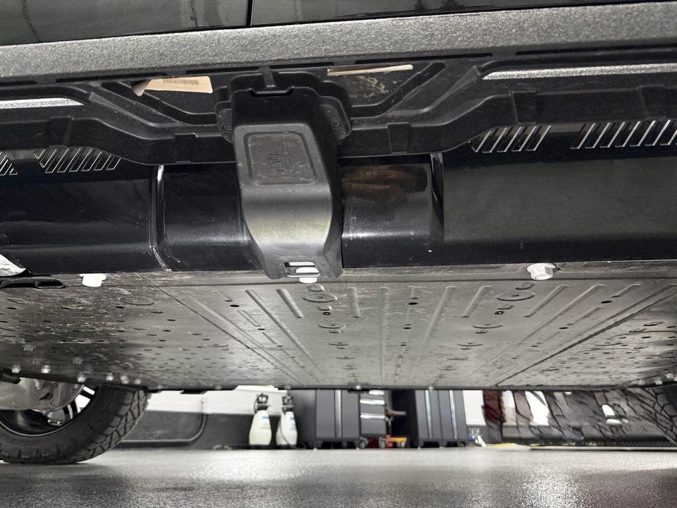 2024 GMC Hummer EV - Image 29 of 31
