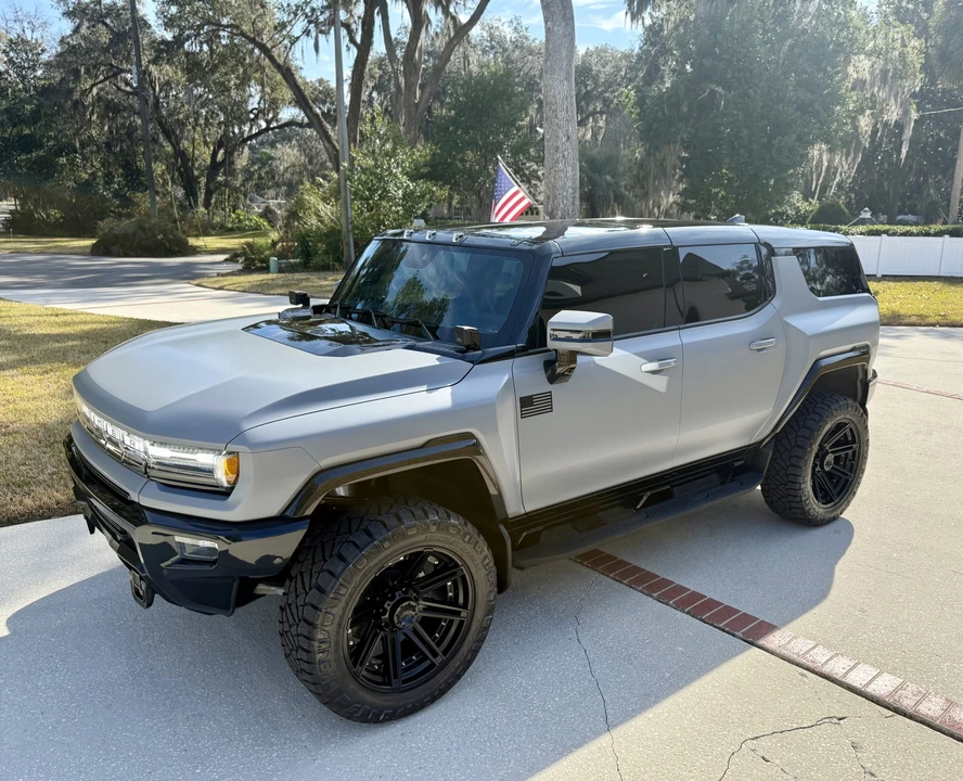 2024 GMC Hummer EV - Image 2 of 31