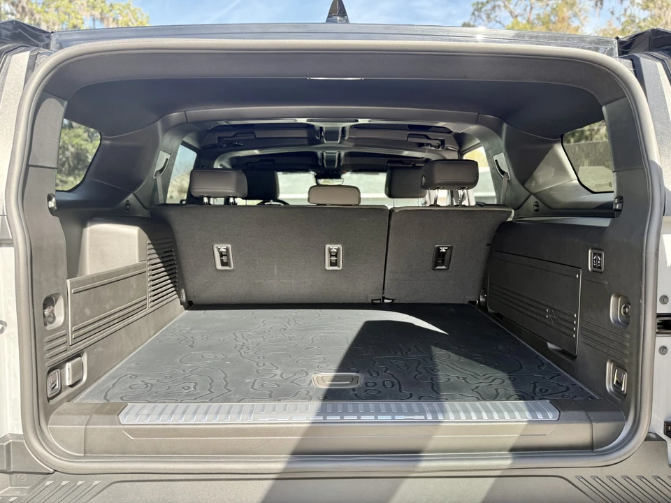 2024 GMC Hummer EV - Image 21 of 31