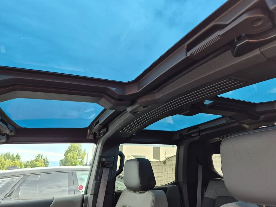 2024 GMC Hummer EV - Image 7 of 12