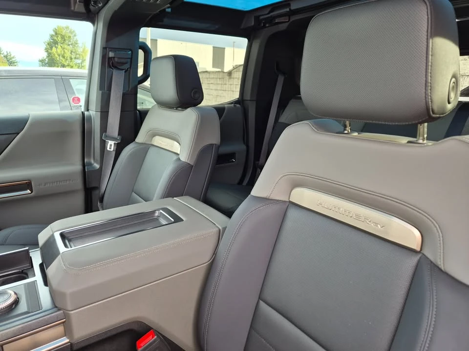 2024 GMC Hummer EV - Image 8 of 12