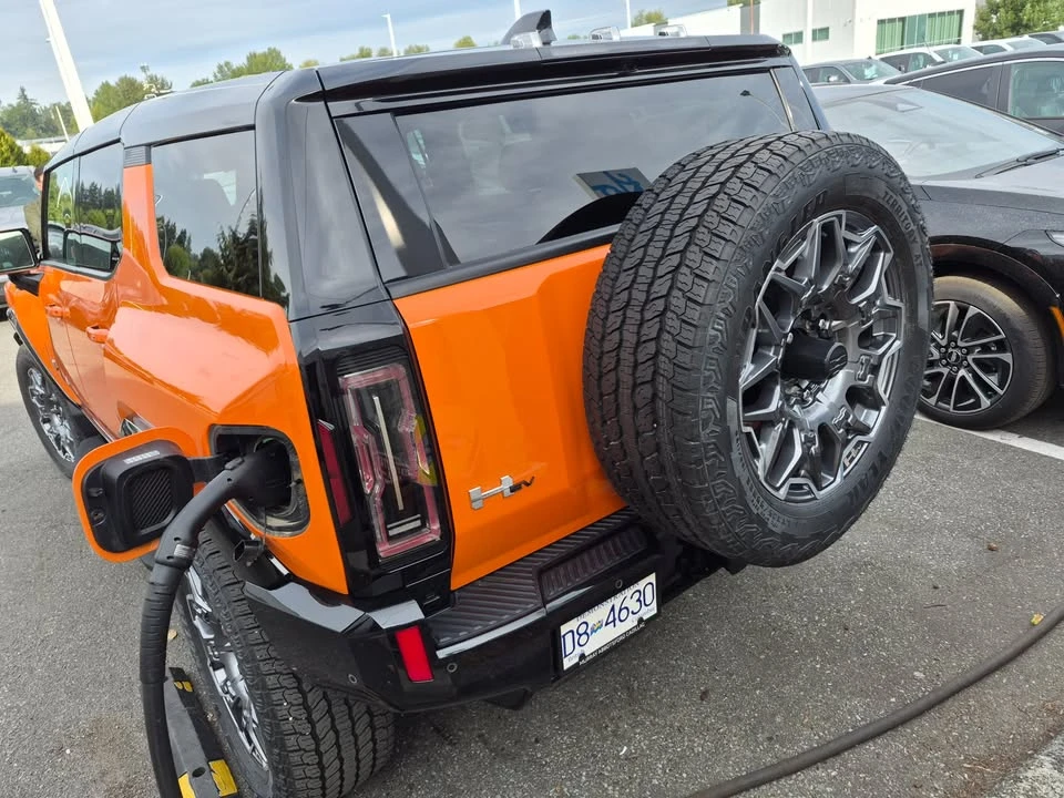 2024 GMC Hummer EV - Image 5 of 12
