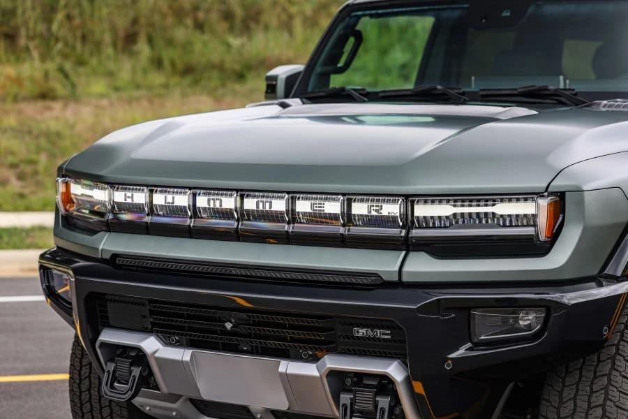 2024 GMC Hummer EV - Image 21 of 31