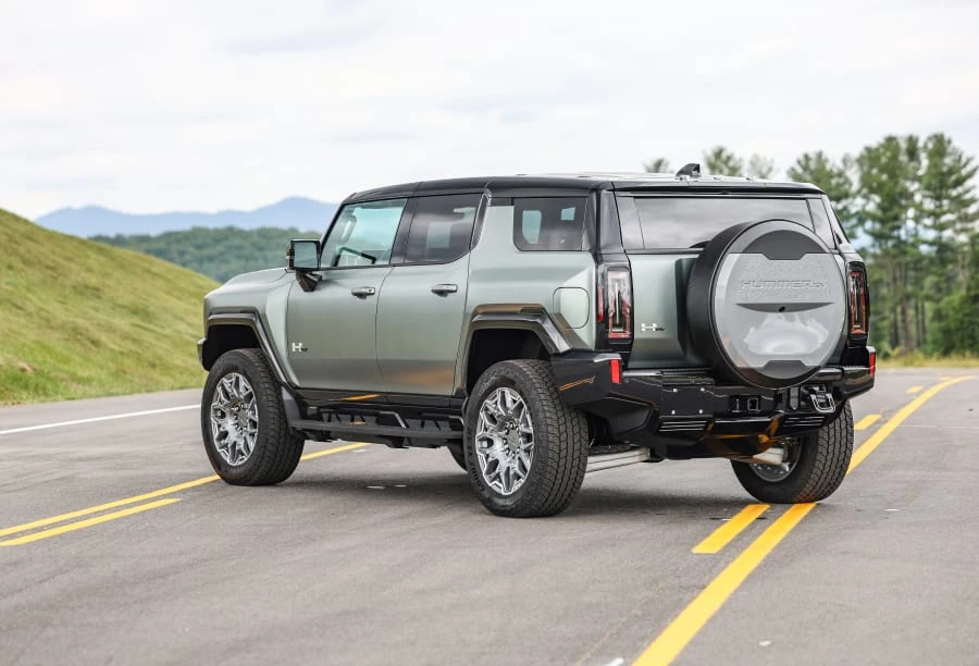 2024 GMC Hummer EV - Image 5 of 31
