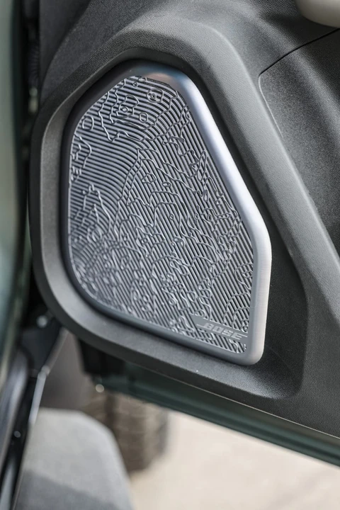 2024 GMC Hummer EV - Image 30 of 31