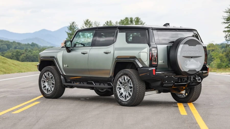 2024 GMC Hummer EV - Image 2 of 31