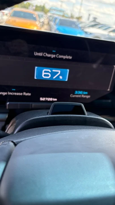 2024 GMC Hummer EV - Image 9 of 14
