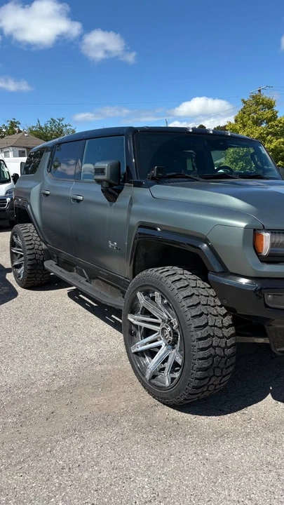2024 GMC Hummer EV - Image 13 of 14