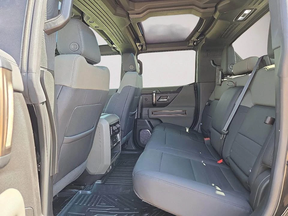2024 GMC Hummer EV - Image 12 of 20