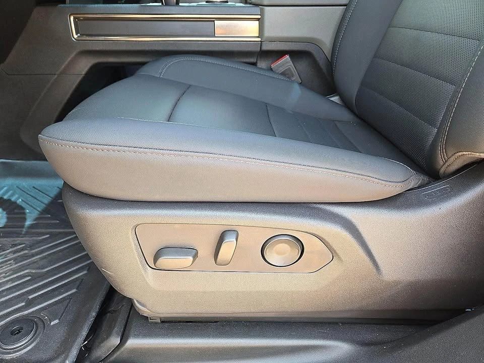 2024 GMC Hummer EV - Image 14 of 20