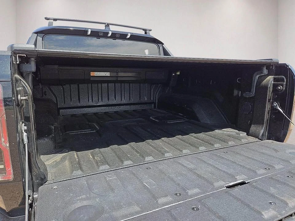 2024 GMC Hummer EV - Image 18 of 20