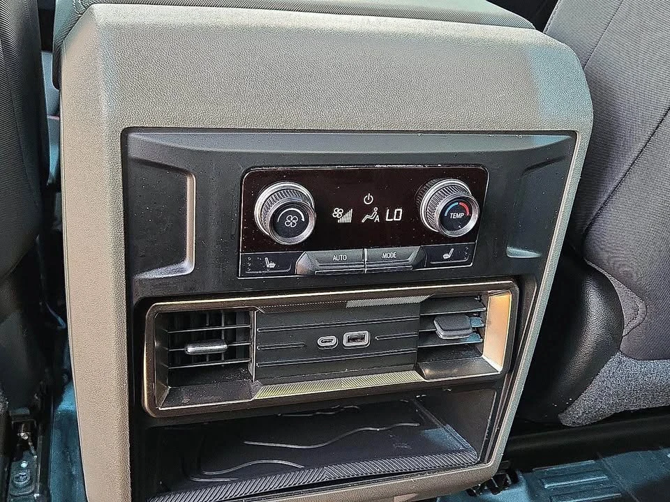 2024 GMC Hummer EV - Image 11 of 20
