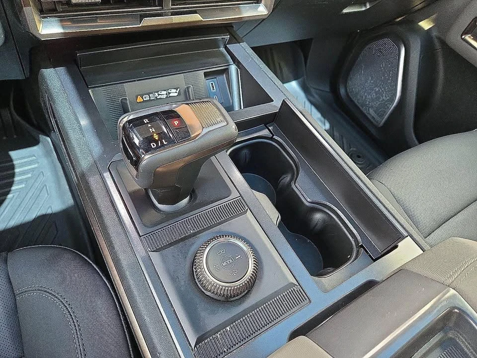2024 GMC Hummer EV - Image 9 of 20