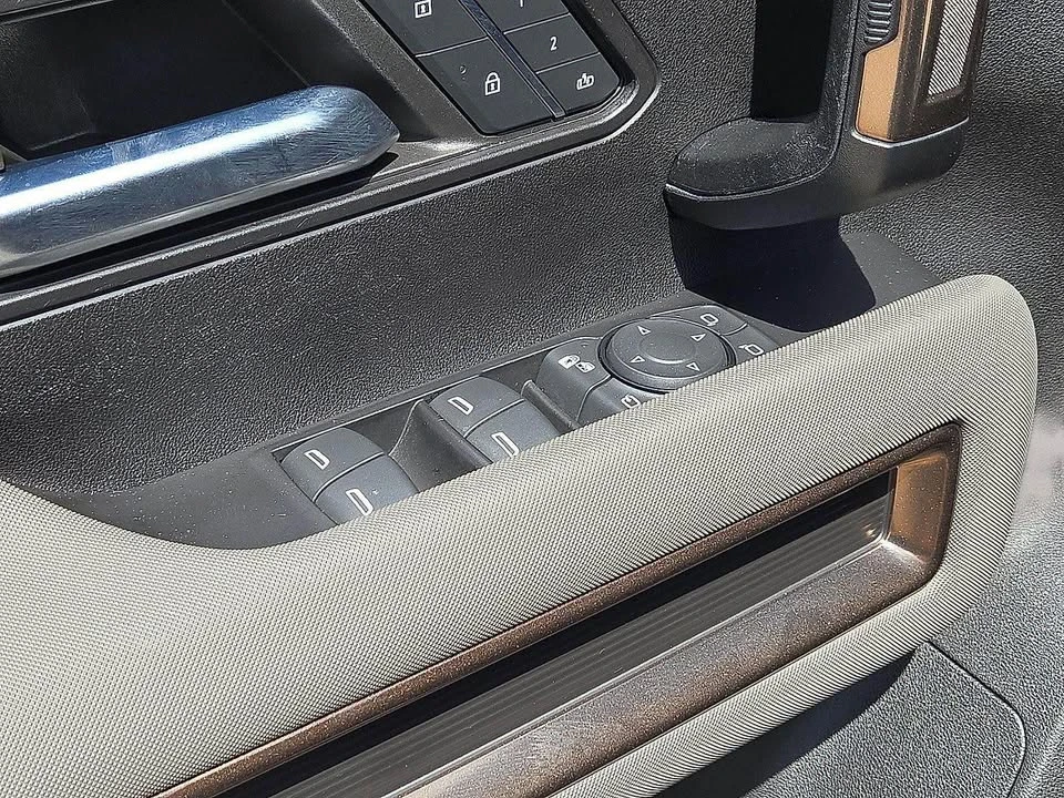 2024 GMC Hummer EV - Image 19 of 20