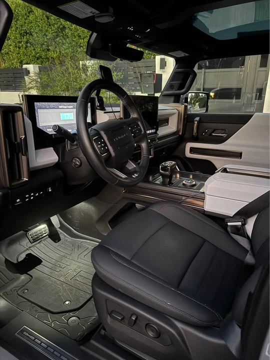 2024 GMC Hummer EV - Image 7 of 11