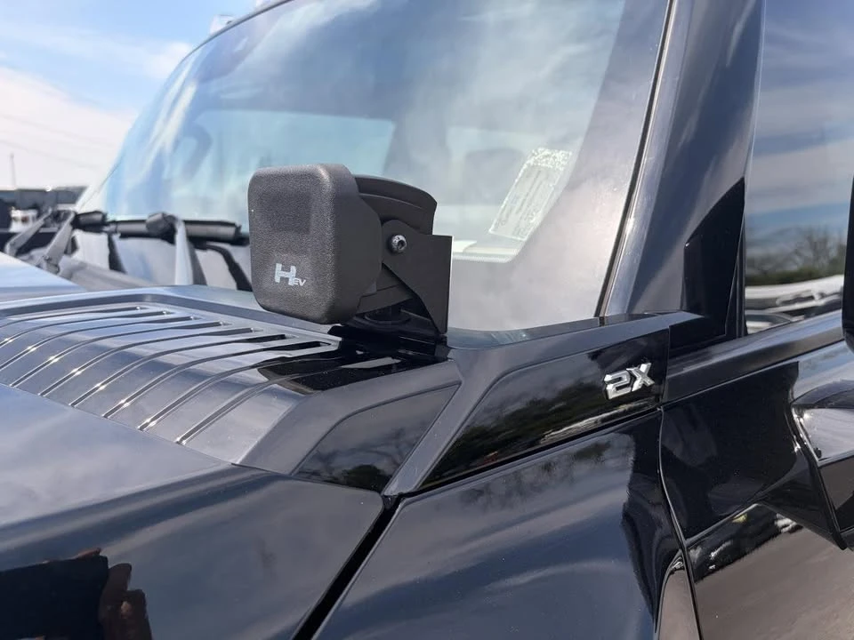 2024 GMC Hummer EV - Image 11 of 20