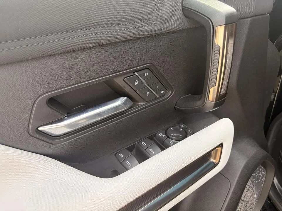 2024 GMC Hummer EV - Image 18 of 20