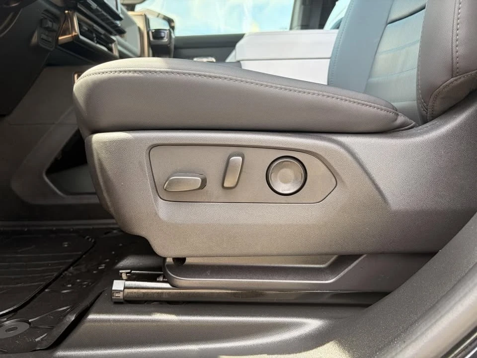 2024 GMC Hummer EV - Image 20 of 20