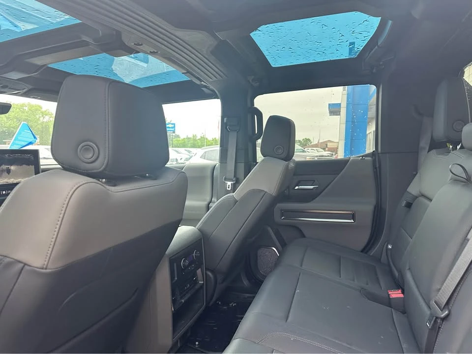2024 GMC Hummer EV - Image 6 of 6