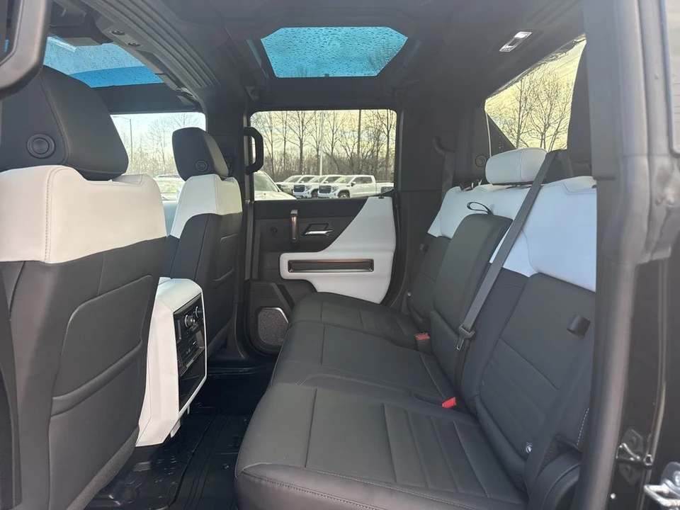 2024 GMC Hummer EV - Image 12 of 21