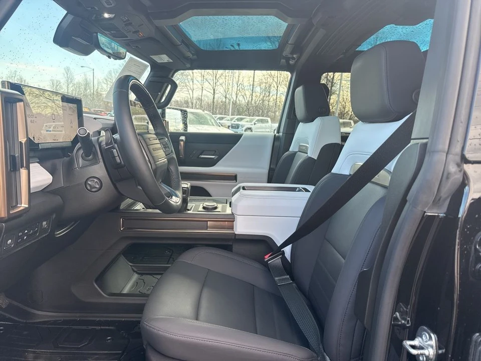 2024 GMC Hummer EV - Image 9 of 21
