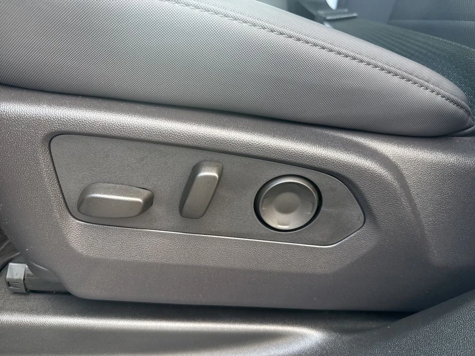 2024 GMC Hummer EV - Image 10 of 21