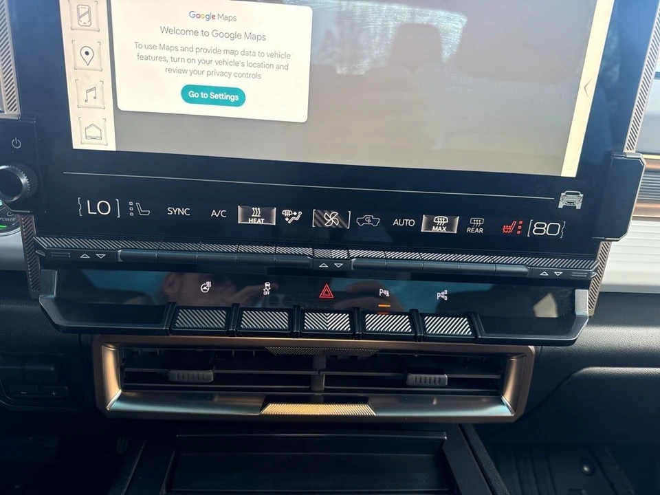 2024 GMC Hummer EV - Image 21 of 21