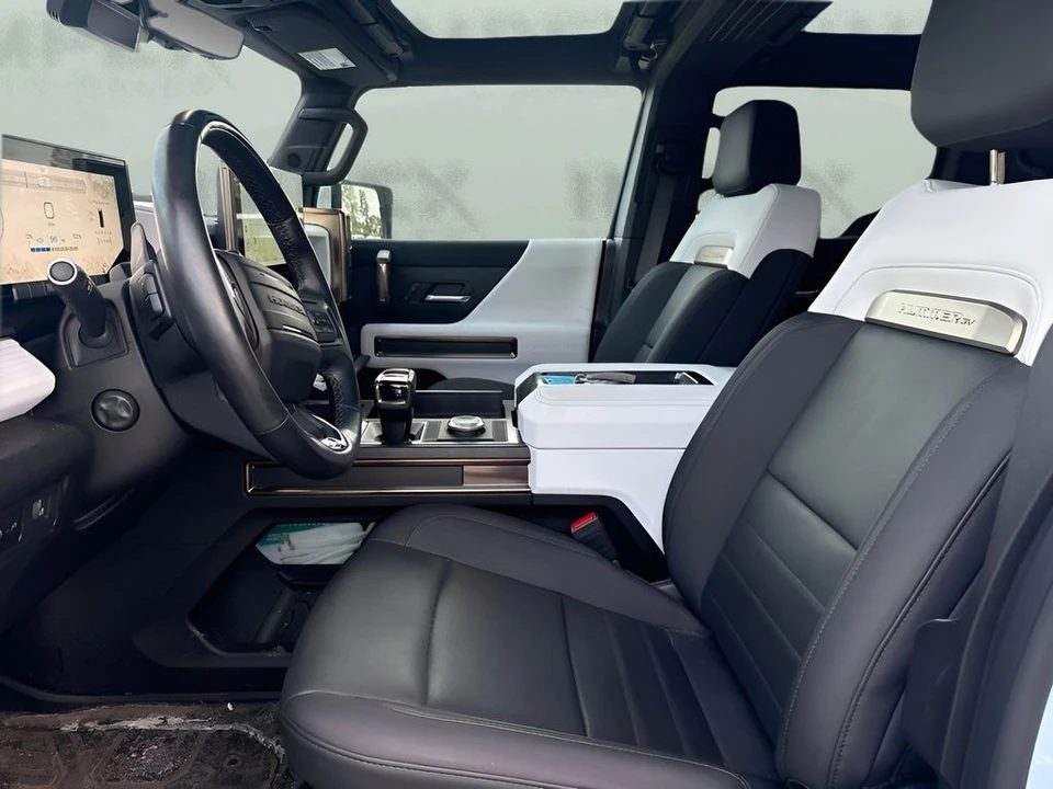 2024 GMC Hummer EV - Image 9 of 15