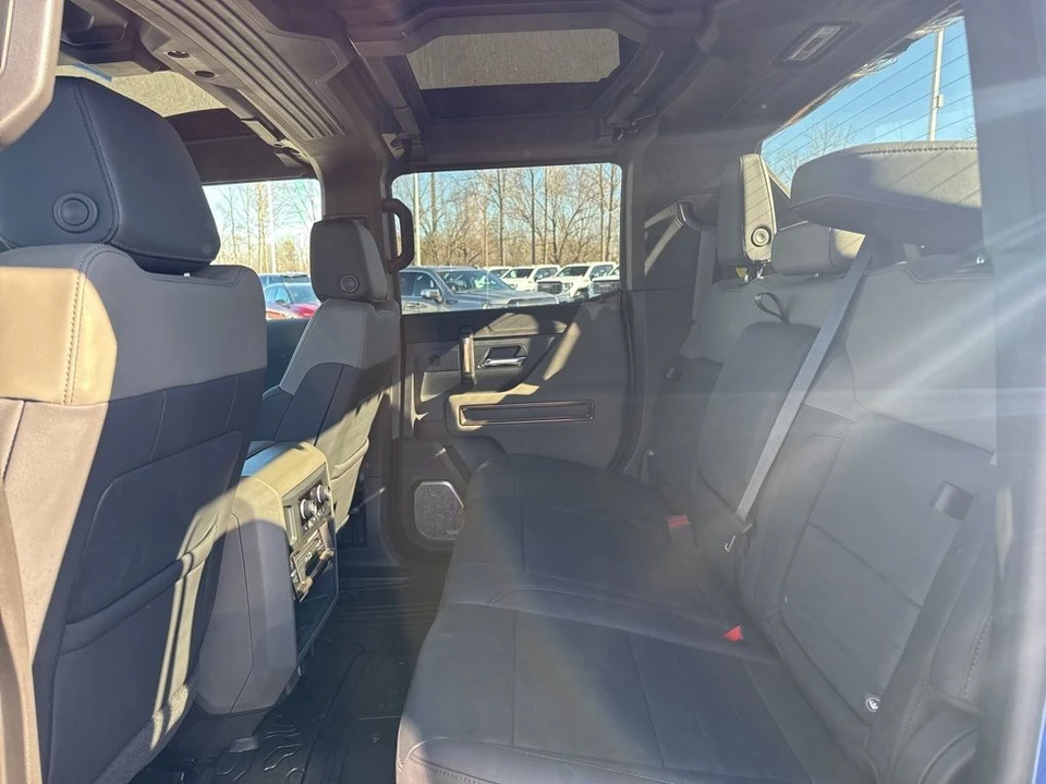 2024 GMC Hummer EV - Image 12 of 12
