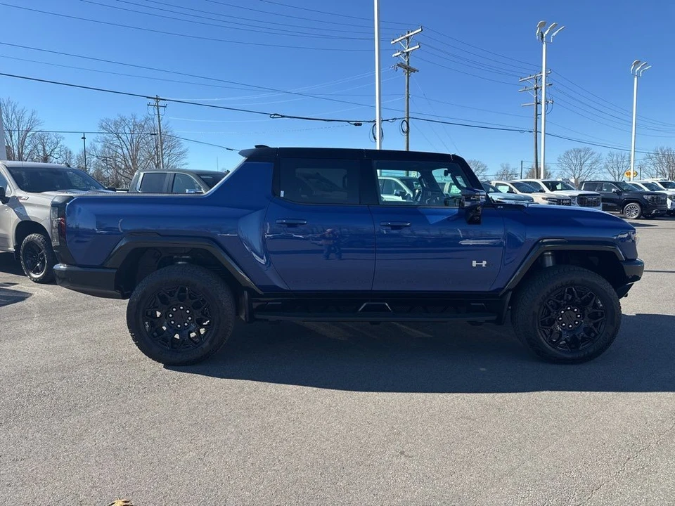 2024 GMC Hummer EV - Image 6 of 12