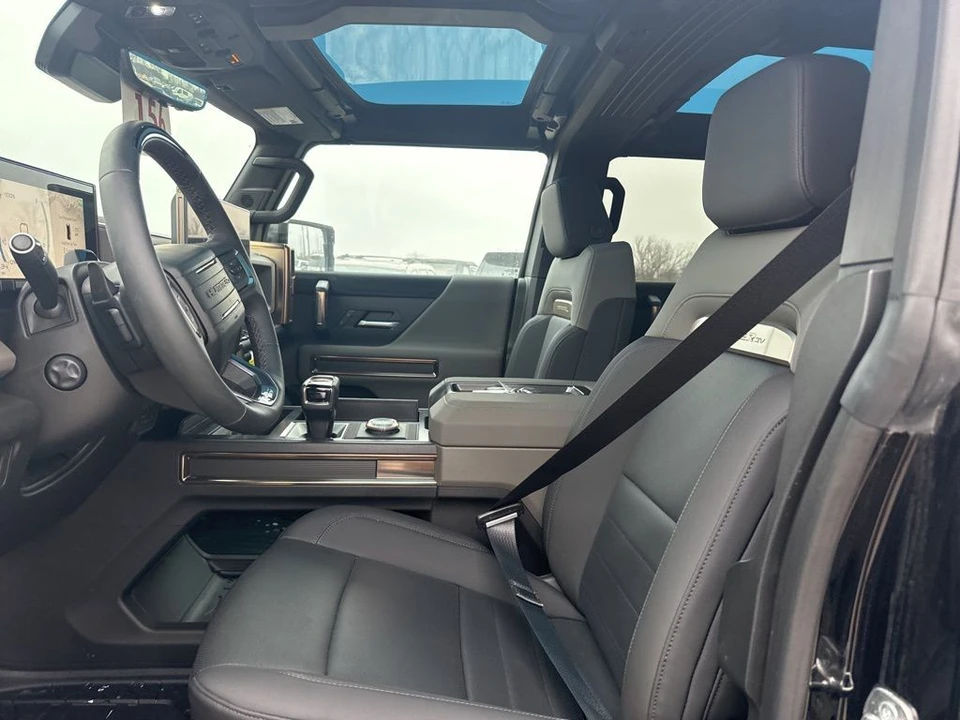 2024 GMC Hummer EV - Image 5 of 8