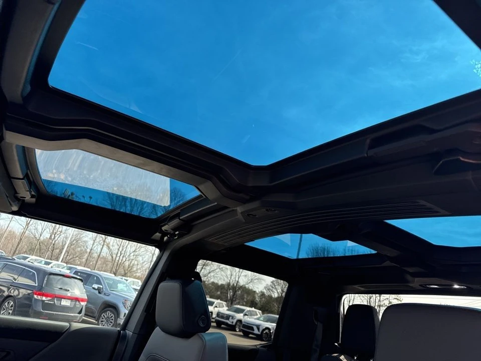 2024 GMC Hummer EV - Image 12 of 12