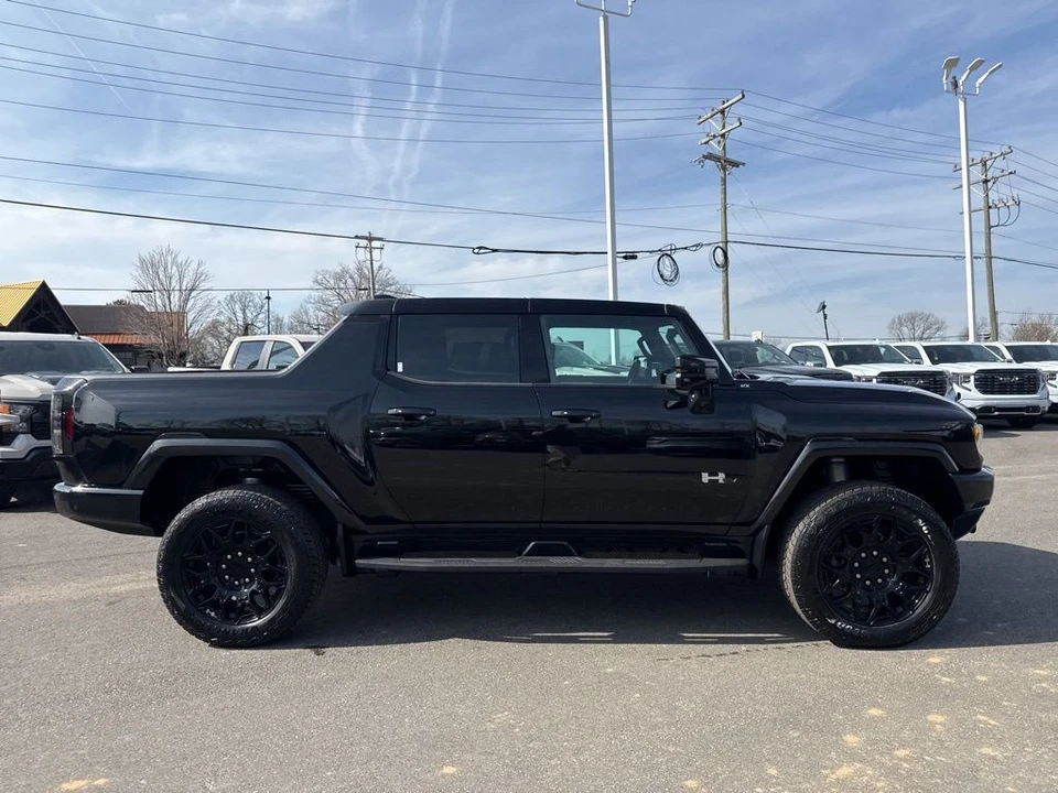 2024 GMC Hummer EV - Image 6 of 12