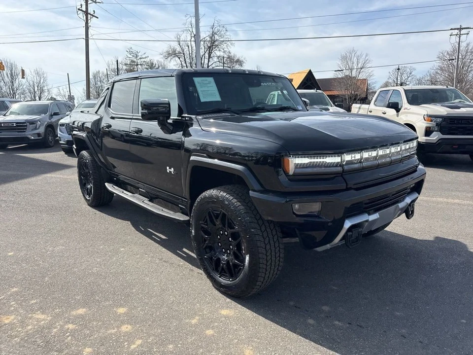 2024 GMC Hummer EV - Image 7 of 12