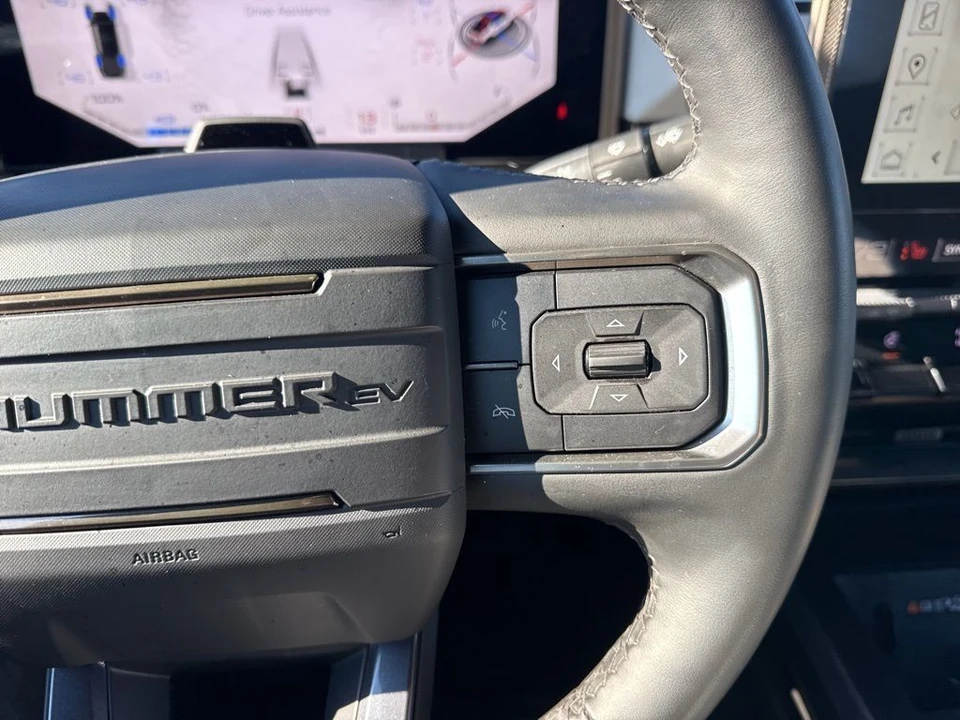 2024 GMC Hummer EV - Image 18 of 21