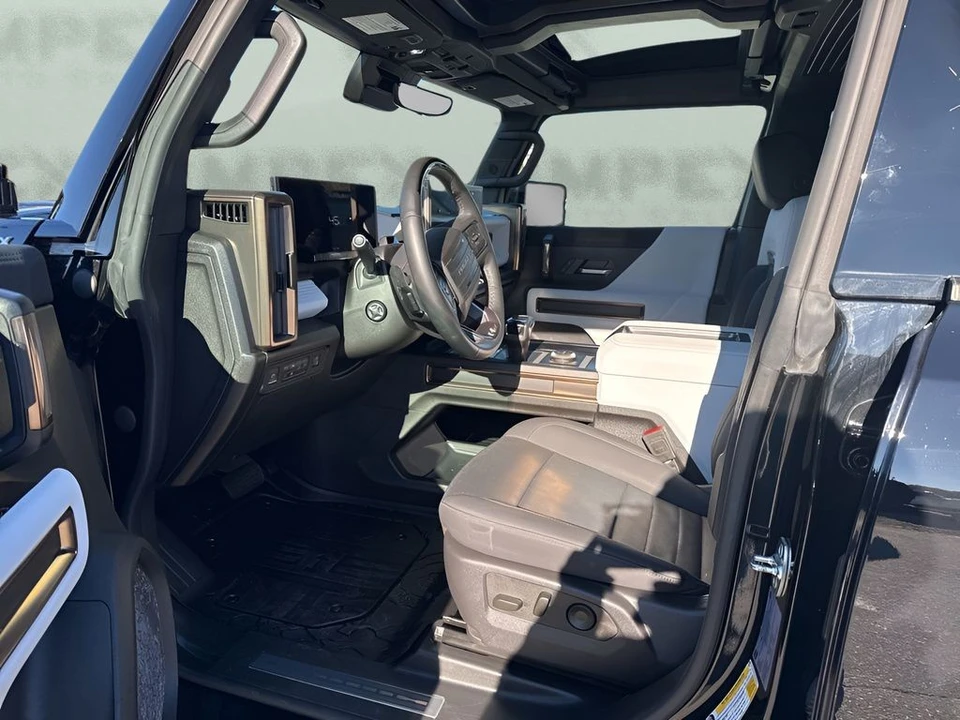 2024 GMC Hummer EV - Image 9 of 21