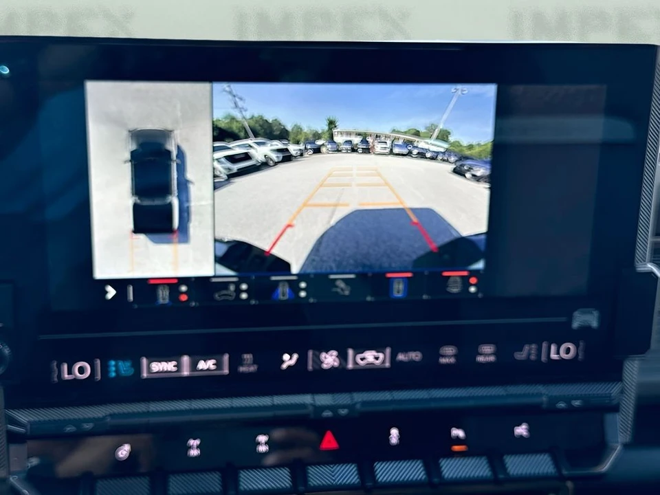 2024 GMC Hummer EV - Image 16 of 29