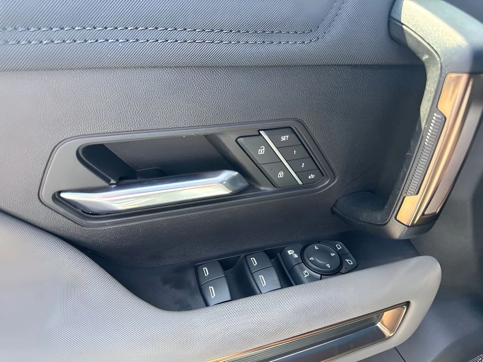 2024 GMC Hummer EV - Image 23 of 29
