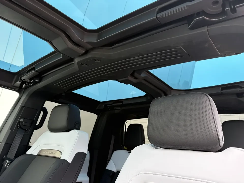 2024 GMC Hummer EV - Image 11 of 16