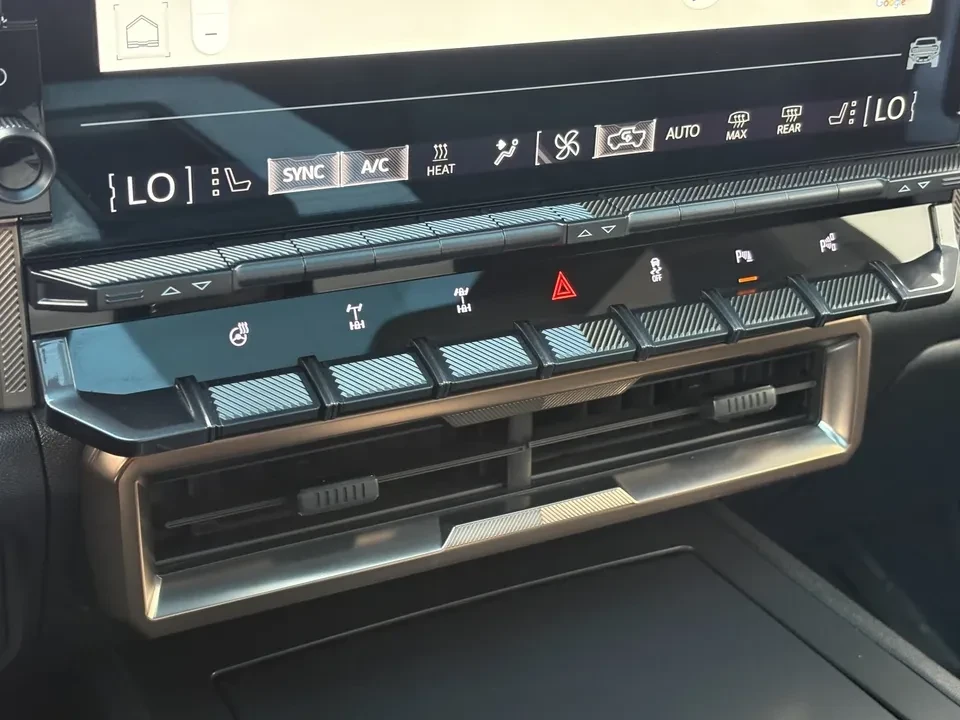 2024 GMC Hummer EV - Image 15 of 16