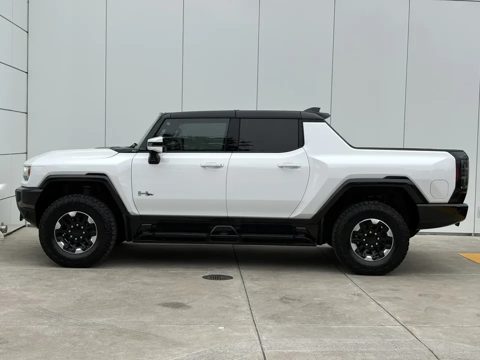 2024 GMC Hummer EV - Image 4 of 16