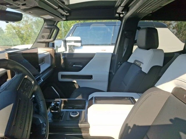 2024 GMC Hummer EV - Image 12 of 16