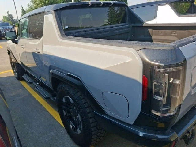 2024 GMC Hummer EV - Image 7 of 16