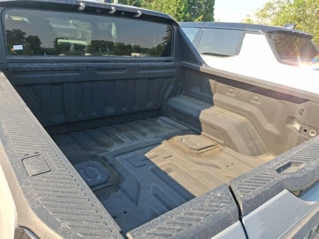2024 GMC Hummer EV - Image 11 of 16